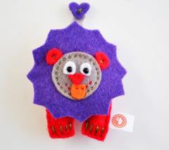 BUSHFELT MAGNET - LION