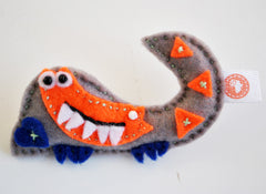 BUSHFELT BROOCH - CROCODILE